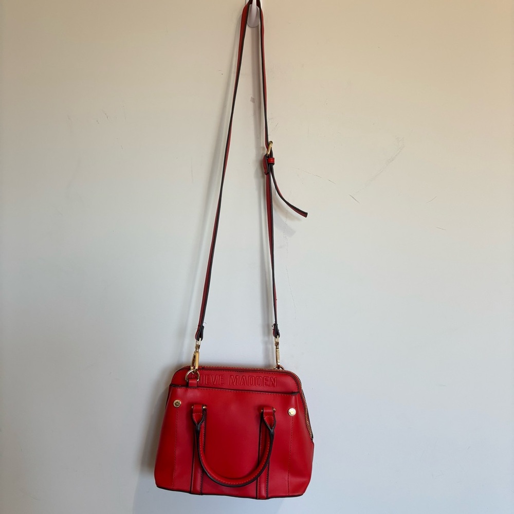 Steve Madden Satchel Messenger Crossbody Bag Crimson Red PU Leather Gold‎ Accent